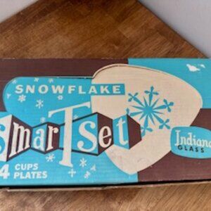 Vintage Indiana Glass Snowflake Smart Set Original Box 4 Snack Plates and Cups